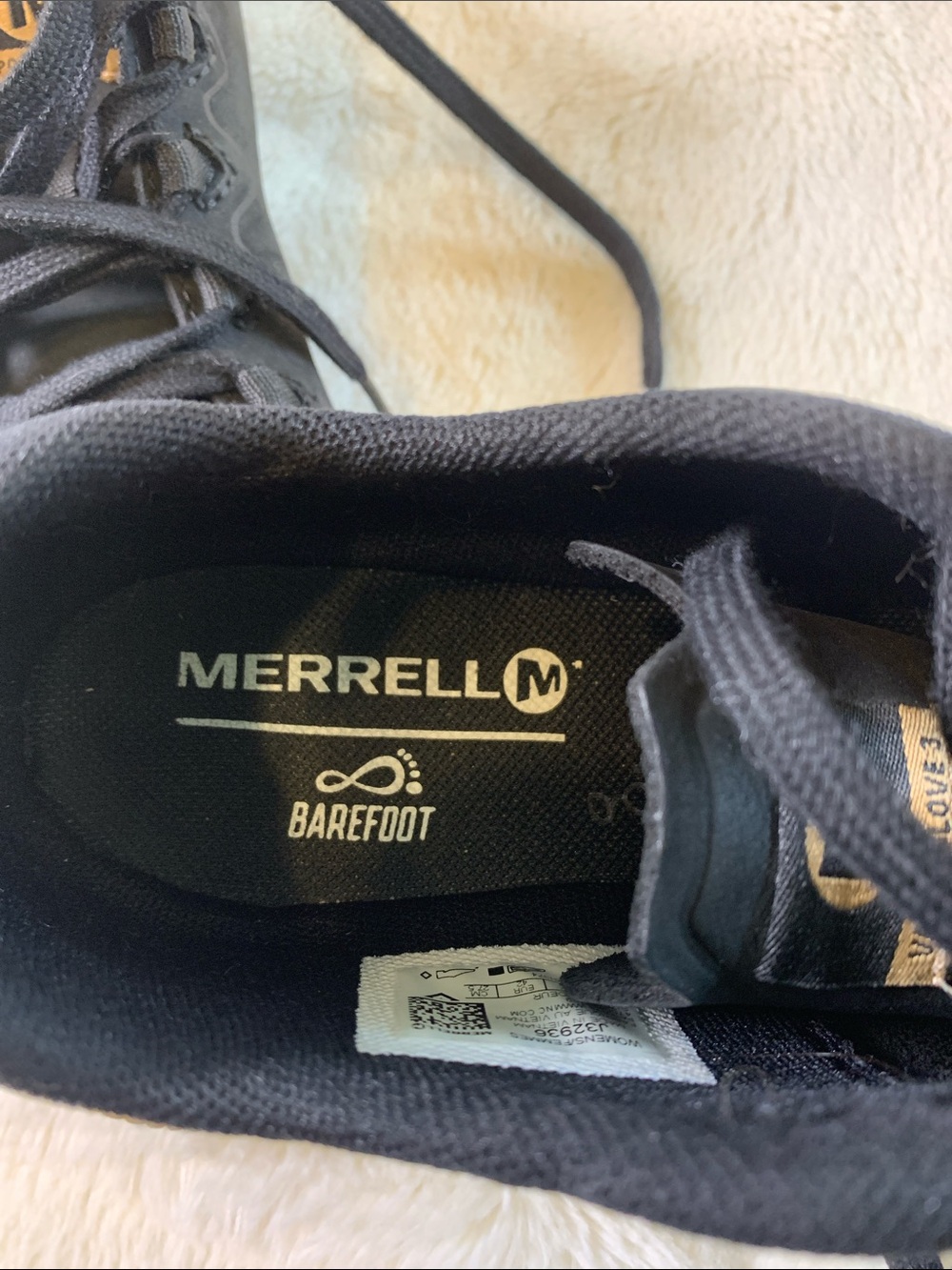 Merrell Womens Black Sneakers with Gum Toe Cap - Picture 2 of 6